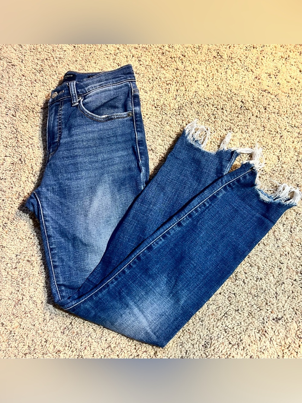Lucky Brand Distressed Hem ankle Blue Jeans